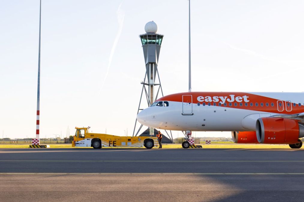 easyJet and Amsterdam Schiphol deploy electronic TaxiBot